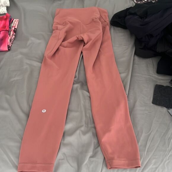 Lululemon 7/8 training leggings with pockets sz 4 EUC - Picture 3 of 3